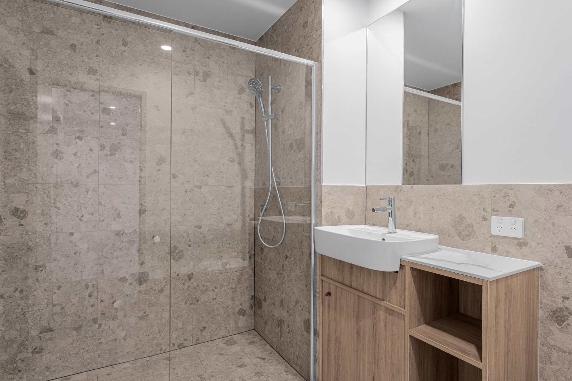 Bathroom (Unit 302)